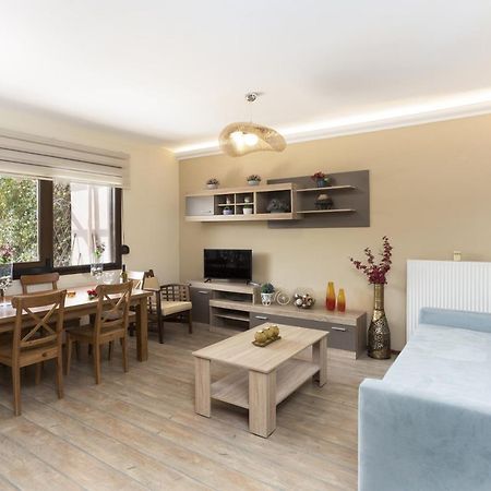 Twinstars Apartment With Courtyard And View Kalyves Polygyrou Екстер'єр фото