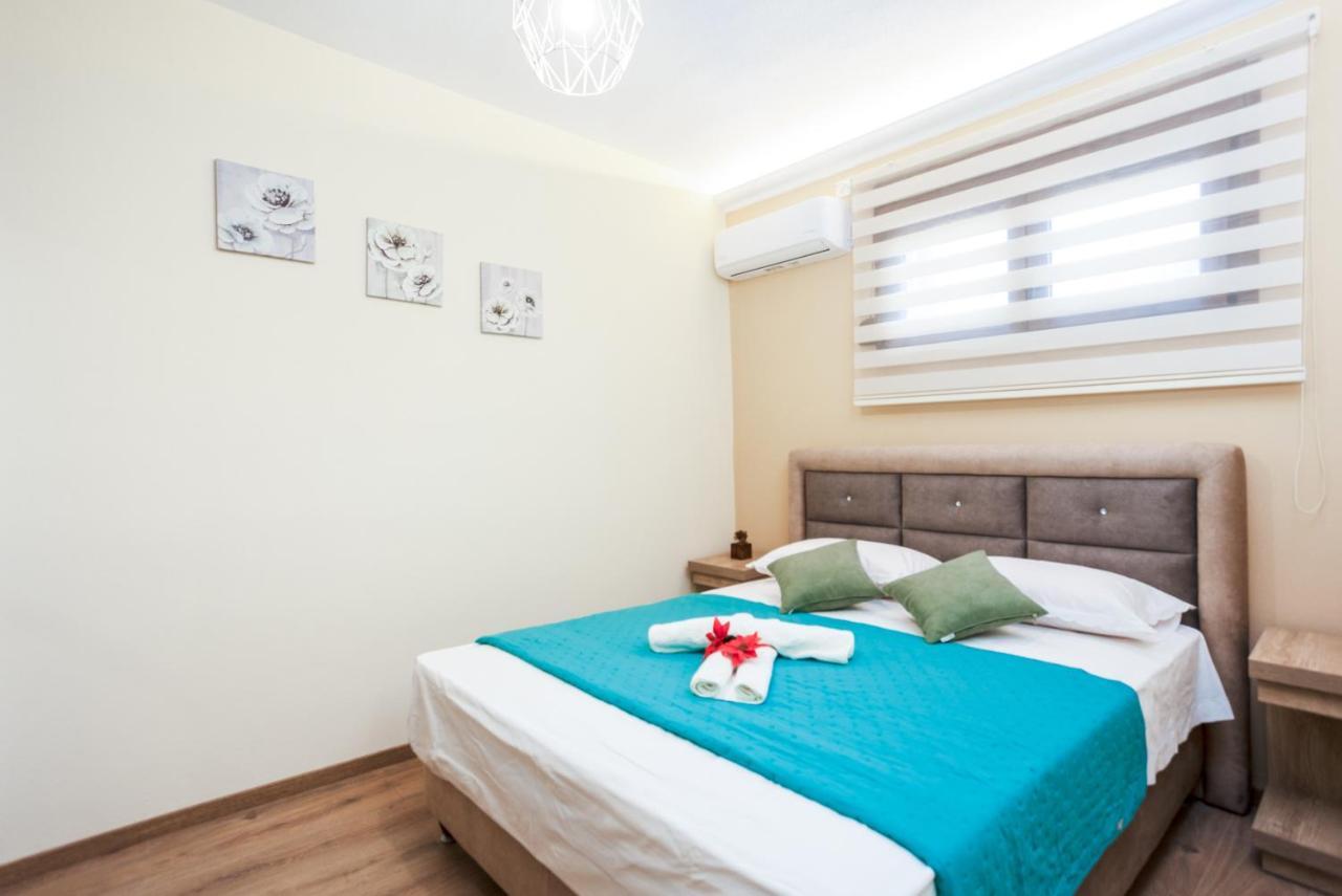 Twinstars Apartment With Courtyard And View Kalyves Polygyrou Екстер'єр фото